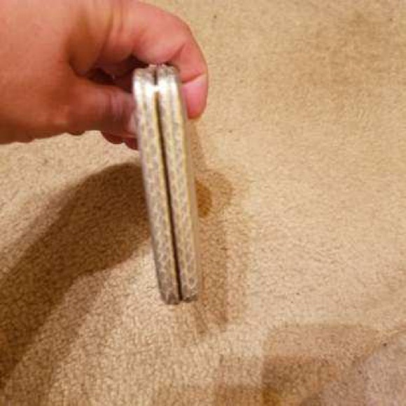 Silver Clutch - Picture 3 of 4